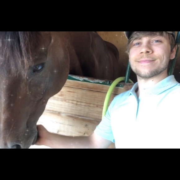 Meet your Posher, Deven - Picture 5 of 8